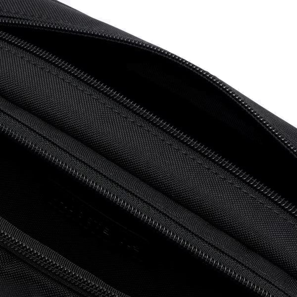 Trousse de toilette Neocroc Lacoste – vue 4