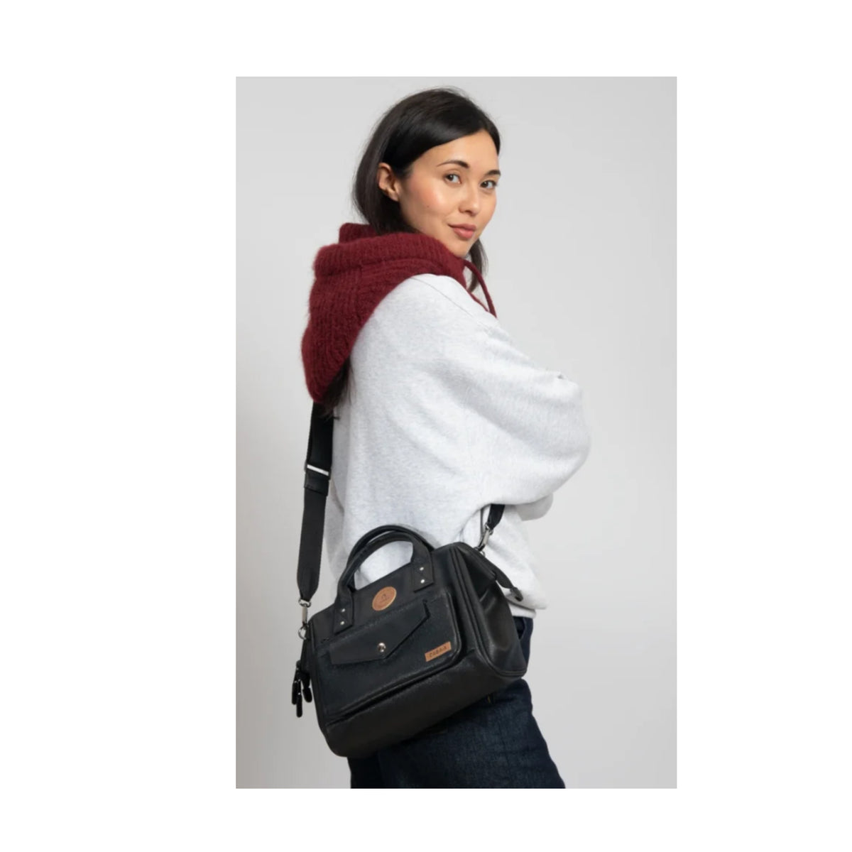 Cabaia Chelsea Crossbody Bag size M