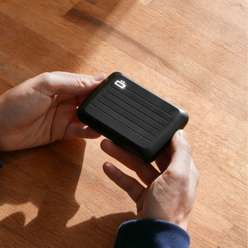 Porte cartes en aluminium Stockholm Wallet Smart Case V2 Ogon noir